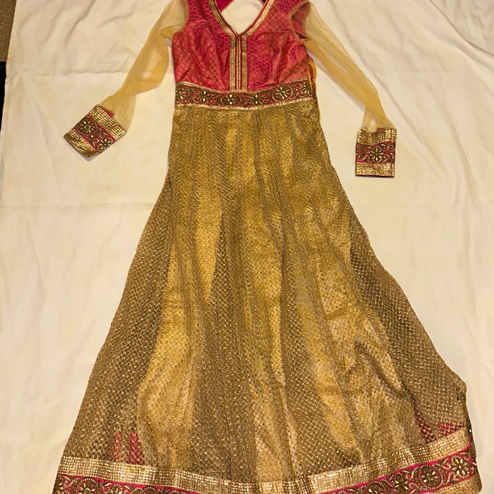 Hot pink & gold Indian suit with hot pink leggings & chuni